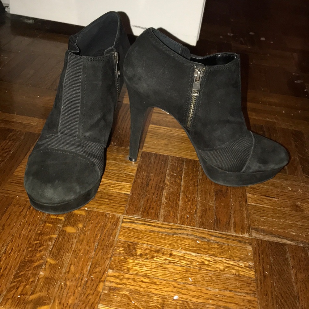 Jessica Simpson booties!